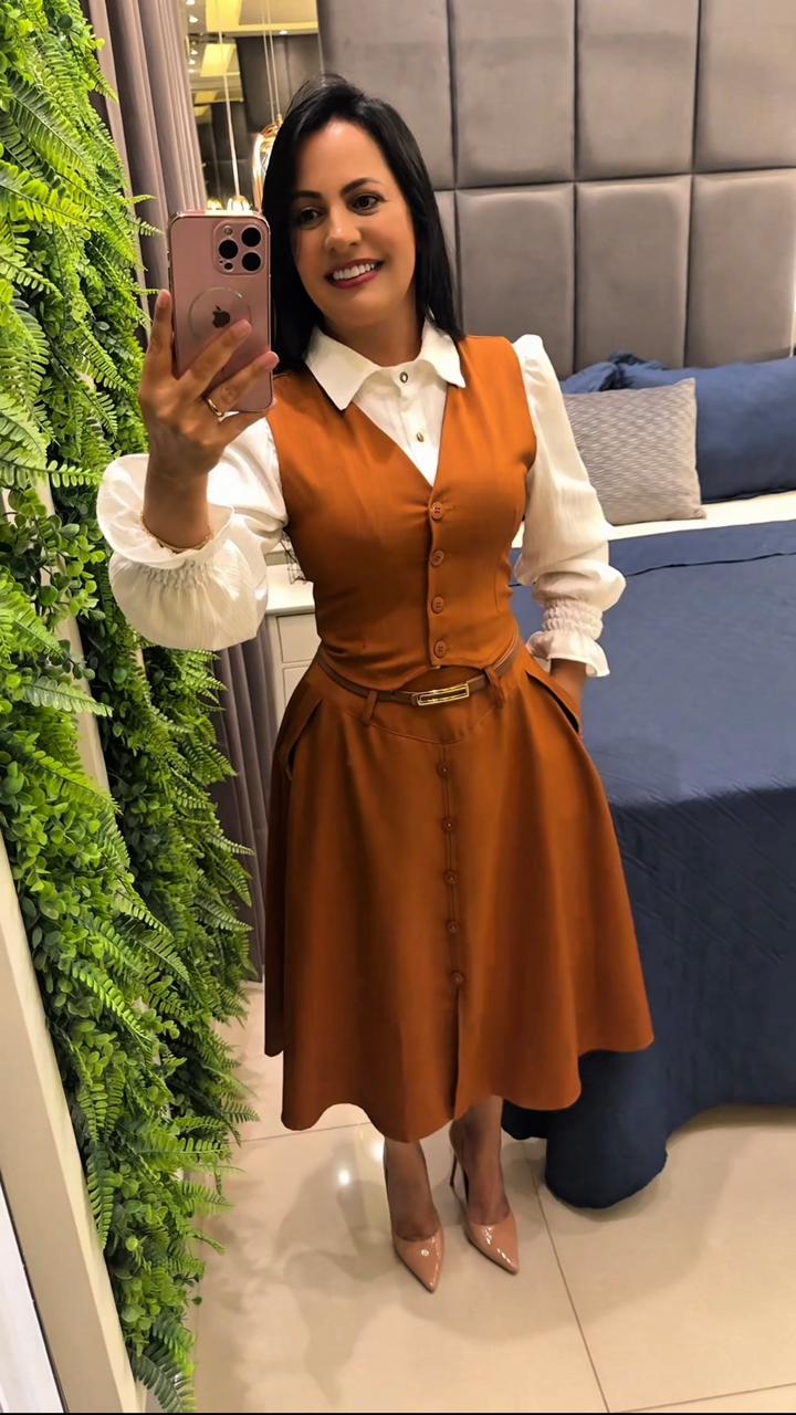 606 - Conjunto Saia e Colete